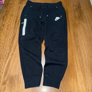 Nike Women’s Tech Fleece Joggers M. Style 931828-011, White Zip Pocket